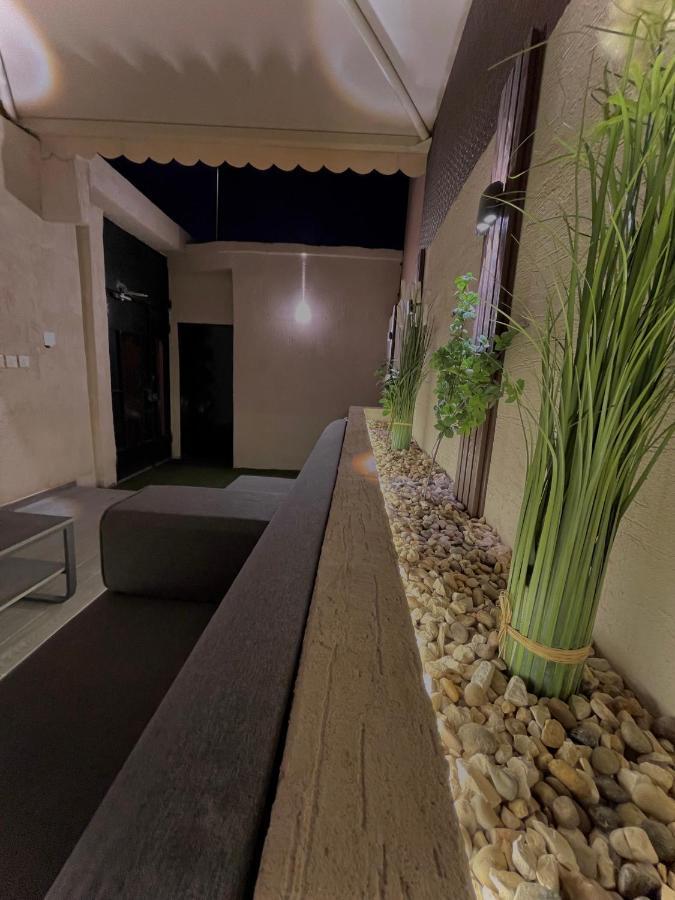استديو مع جلسة خارجية بدخول ذكي Villa Riyadh Exterior photo