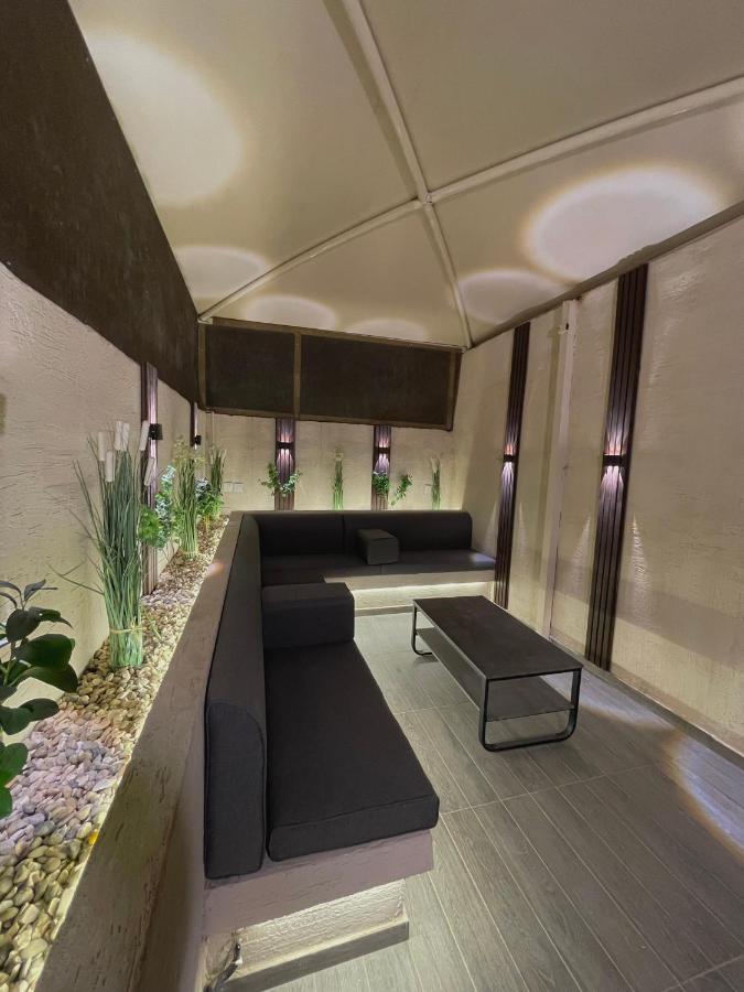 استديو مع جلسة خارجية بدخول ذكي Villa Riyadh Exterior photo