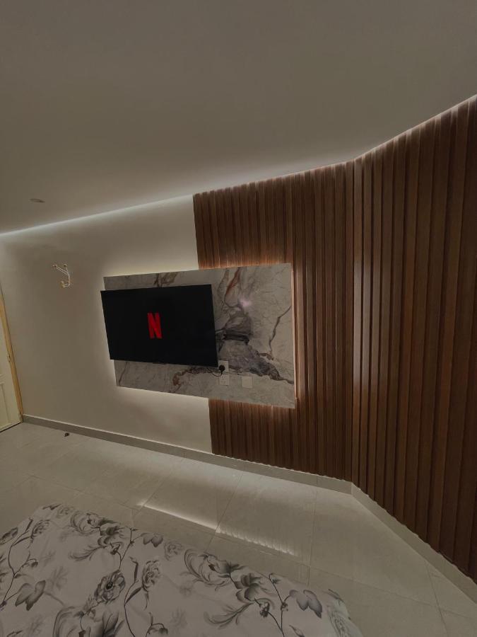 استديو مع جلسة خارجية بدخول ذكي Villa Riyadh Exterior photo